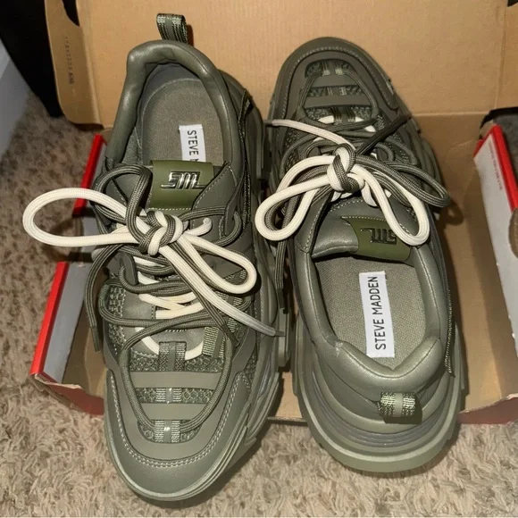 Steve Madden Green Athletic Shoes Chunky Design - Picture 5 of 5